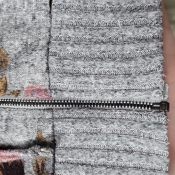 Maurices Hoodie Full Zip size Medium Floral Gray - Picture 6 of 9